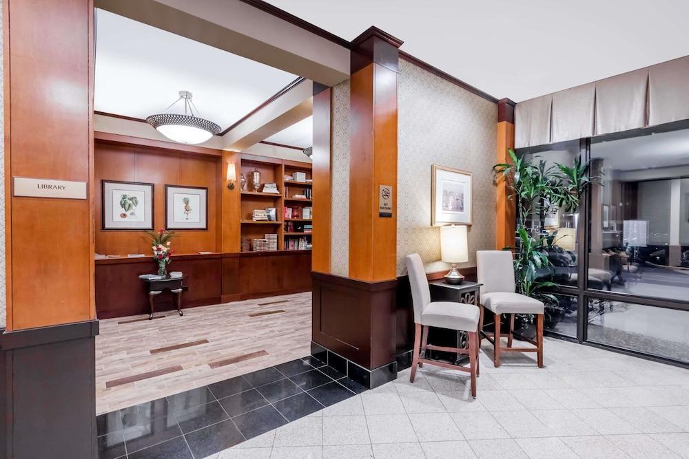 Clarion Hotel & Suites Mount Laurel Eksteriør bilde