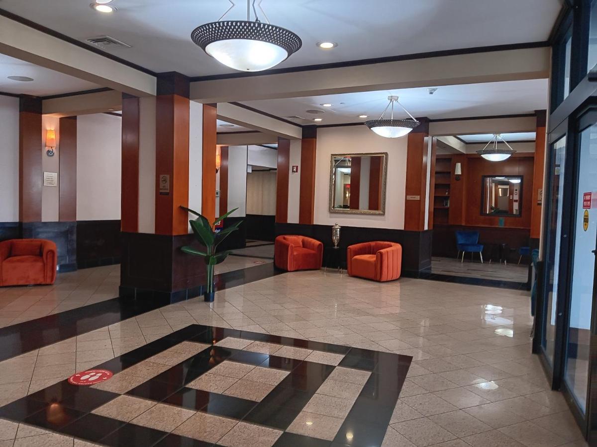 Clarion Hotel & Suites Mount Laurel Eksteriør bilde