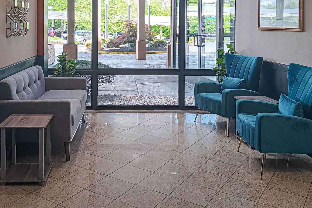 Clarion Hotel & Suites Mount Laurel Eksteriør bilde