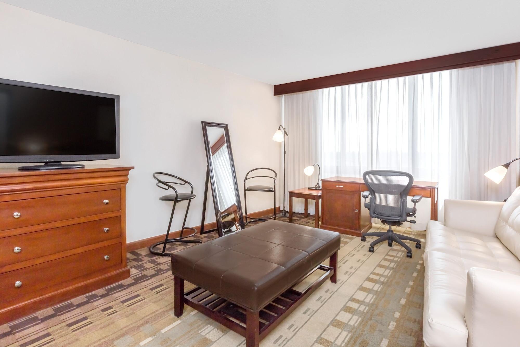 Clarion Hotel & Suites Mount Laurel Eksteriør bilde