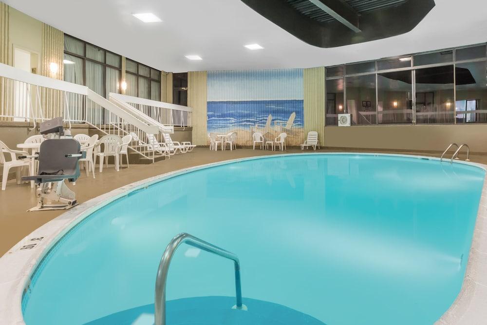 Clarion Hotel & Suites Mount Laurel Eksteriør bilde