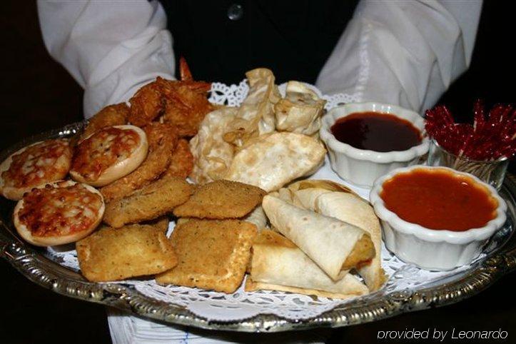 Clarion Hotel & Suites Mount Laurel Restaurant bilde