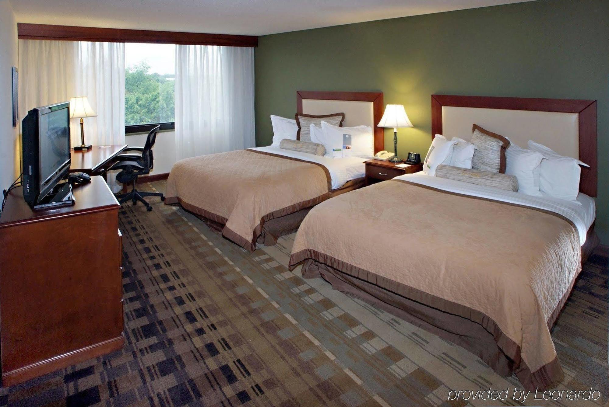 Clarion Hotel & Suites Mount Laurel Eksteriør bilde